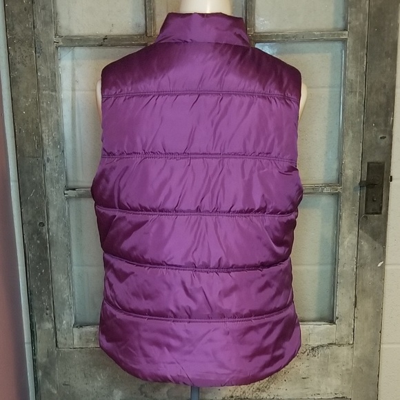 American Eagle Outfitters vest medium burgandy - Picture 2 of 4